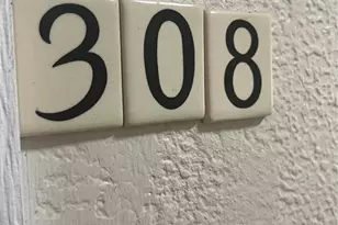 612 Bird Bay Dr S, Venice, FL 34285 - Photo 2