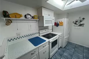 612 Bird Bay Dr S, Venice, FL 34285 - Photo 8