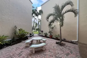 612 Bird Bay Dr S, Venice, FL 34285 - Photo 16