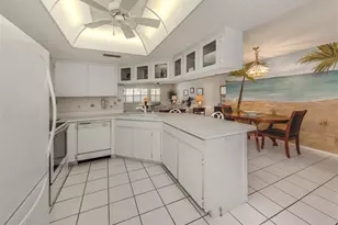 528 W Venice Ave, Venice, FL 34285 - Photo 10