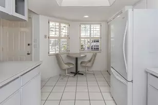 528 W Venice Ave, Venice, FL 34285 - Photo 8