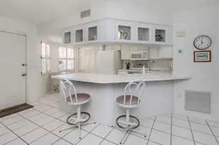 528 W Venice Ave, Venice, FL 34285 - Photo 6