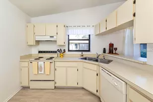 401 Curry St, Nokomis, FL 34275 - Photo 6