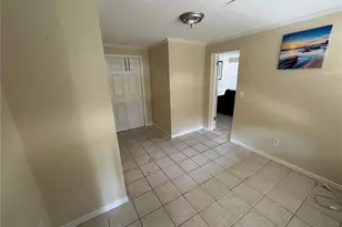 104 Base Ave W, Venice, FL 34285 - Photo 2