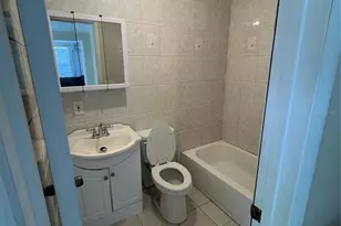 104 Base Ave W, Venice, FL 34285 - Photo 4