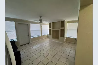 104 Base Avenue W #E, Venice, FL 34285 - Photo 6