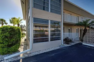 701 Barcelona Ave, Venice, FL 34285 - Photo 10