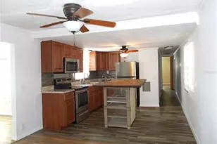 373 Longwood Dr, Venice, FL 34285 - Photo 4