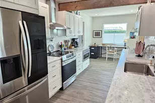 2353 Bal Harbour Dr, Venice, FL 34293 - Photo 18