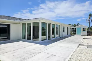 2353 Bal Harbour Dr, Venice, FL 34293 - Photo 14