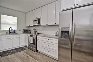 3340 Webber St, Sarasota, FL 34239 - Photo 4