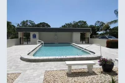 200 Park Boulevard N #106, Venice, FL 34285 - Photo 2