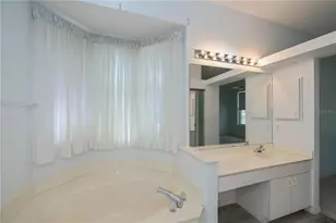 519 Catalina Isles Cir, Venice, FL 34292 - Photo 40