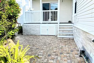 660 N Green Cir, Venice, FL 34285 - Photo 2