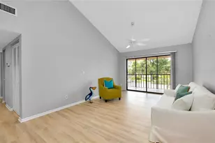 650 Bird Bay Dr E, Venice, FL 34285 - Photo 8