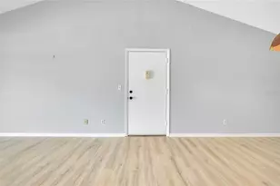 650 Bird Bay Dr E, Venice, FL 34285 - Photo 6