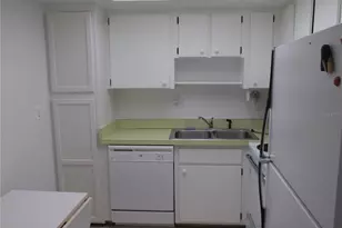 612 Bird Bay Dr S, Venice, FL 34285 - Photo 2