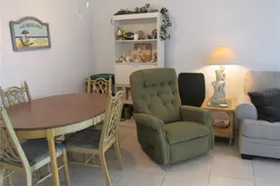 612 Bird Bay Dr S, Venice, FL 34285 - Photo 4