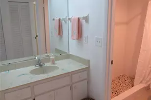 612 Bird Bay Dr S, Venice, FL 34285 - Photo 10