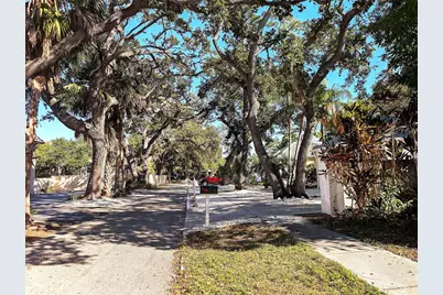 1740 Wisconsin Lane, Sarasota, FL 34239 - Photo 16