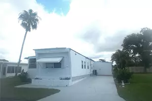 375 Longwood Dr, Venice, FL 34285 - Photo 2