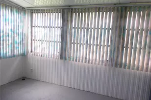 375 Longwood Dr, Venice, FL 34285 - Photo 6