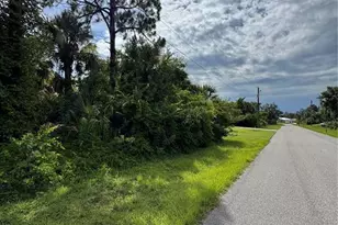 395 Ramblewood St, Port Charlotte, FL 33953 - Photo 2