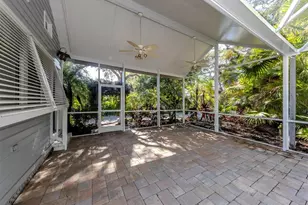 726 Eagle Point Dr, Venice, FL 34285 - Photo 28