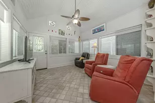 726 Eagle Point Dr, Venice, FL 34285 - Photo 6