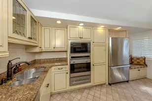 726 Eagle Point Dr, Venice, FL 34285 - Photo 16