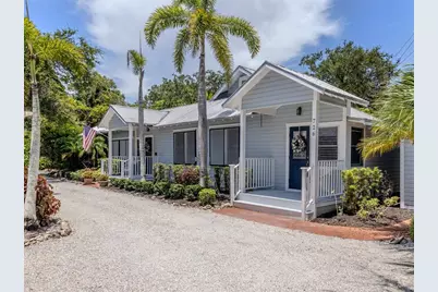 726 Eagle Point Drive, Venice, FL 34285 - Photo 2