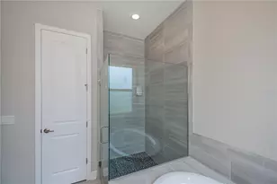 6137 Lungo Lago Dr, Sarasota, FL 34241 - Photo 40