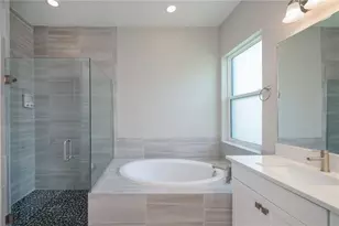 6137 Lungo Lago Dr, Sarasota, FL 34241 - Photo 38