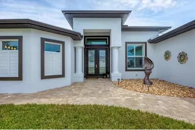 15704 Lakeland Circle, Port Charlotte, FL 33981 - Photo 4