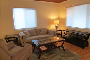 421 Riviera St, Venice, FL 34285 - Photo 2