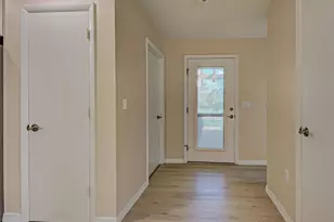 406 Pendleton Dr, Venice, FL 34292 - Photo 6