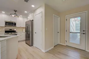 406 Pendleton Dr, Venice, FL 34292 - Photo 12