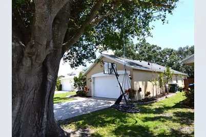 1576 Fawnwood Circle, Sarasota, FL 34232 - Photo 2