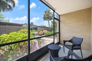 634 Bird Bay Dr E, Venice, FL 34285 - Photo 16