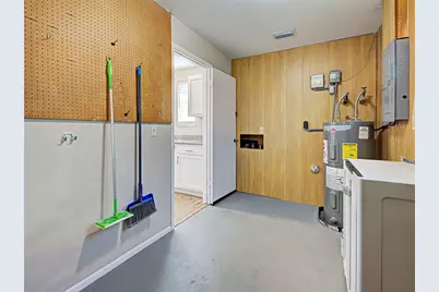 1056 Venetian Parkway, Venice, FL 34285 - Photo 26