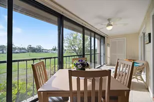 660 Bird Bay Dr W, Venice, FL 34285 - Photo 4