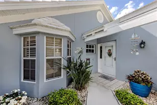 579 Clubside Cir, Venice, FL 34293 - Photo 2