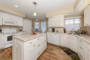 579 Clubside Cir, Venice, FL 34293 - Photo 18