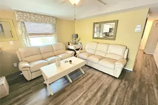 55 N Starboard Dr, Venice, FL 34285 - Photo 8