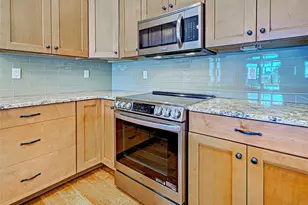 445 Nokomis Ave S, Venice, FL 34285 - Photo 20