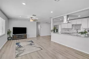 890 Ponderosa Rd, Venice, FL 34293 - Photo 2