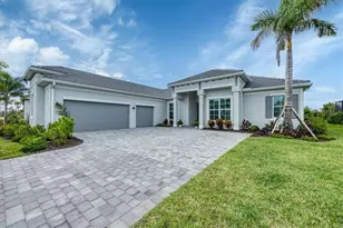 12557 Galapagos Ct, Venice, FL 34293 - Photo 2