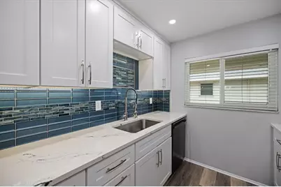 708 Tamiami Trail S #306, Venice, FL 34285 - Photo 6