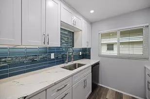 708 Tamiami Trail S, Venice, FL 34285 - Photo 6