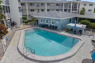 708 Tamiami Trail S, Venice, FL 34285 - Photo 2